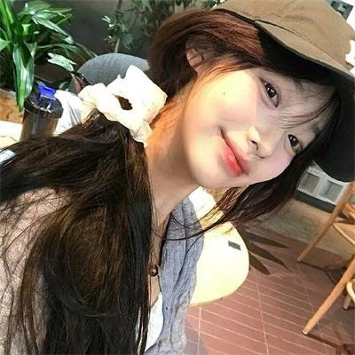 飘动的红丝带